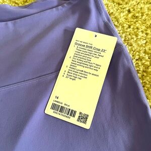 lululemon Groove SHR Crop-NWT!!!!
